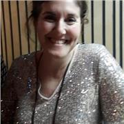 profesora de derecho procesal imparte clases de apoyo